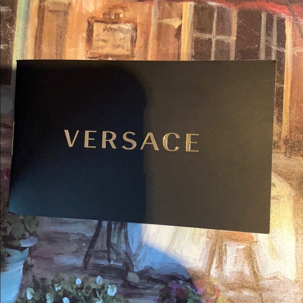 Versace - Picture 3 of 8